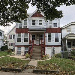 1631-1633 N. Humboldt Ave. Photo by Mariiana Tzotcheva.