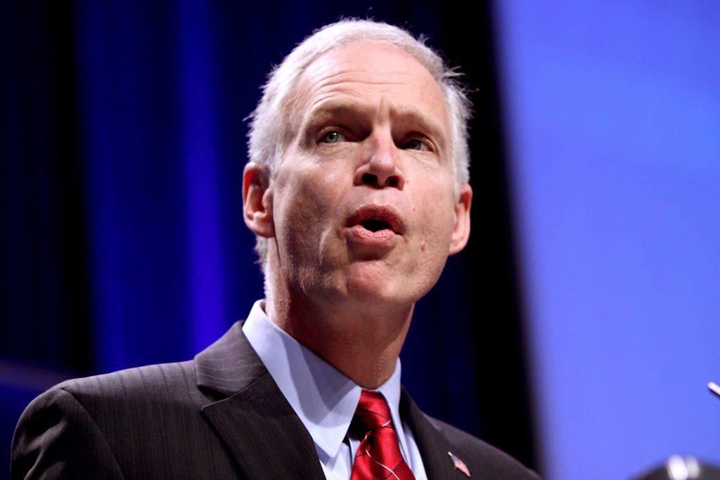 Ron Johnson. Photo by Gage Skidmore from Peoria, AZ, United States of America / CC BY-SA (https://creativecommons.org/licenses/by-sa/2.0)
